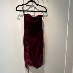 Lulus velvet “hey baby” sleeveless midi dress